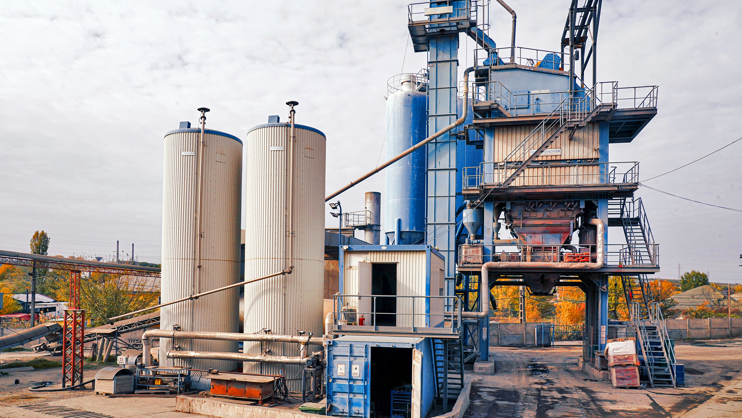 Stația de producție mixturi asfaltice Benninghoven TBA 200/240: Performanță și Eficiență